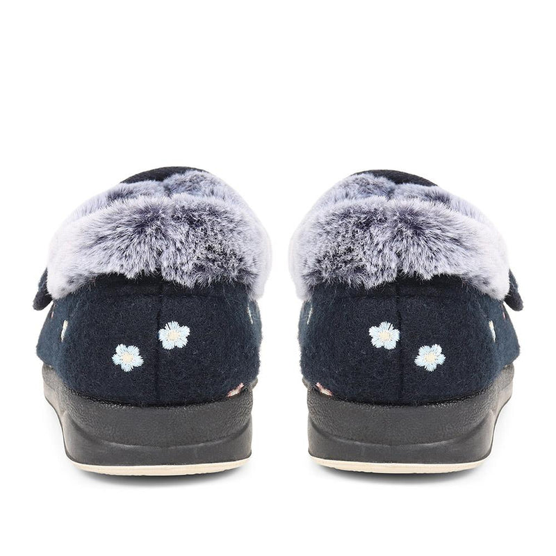 Extra Wide Fit Faux Fur Flower Slippers - LISBET / 324 143